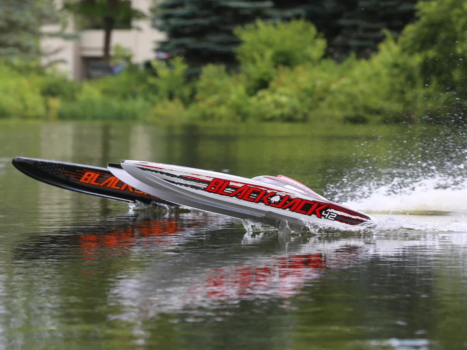 Proboat Blackjack 42 Inches 8S Brushless Catamaran RTR: White/Red 2 Proboat Blackjack 42 Inches 8S Brushless Catamaran RTR: White/Red - Image 2