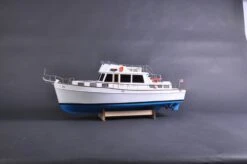Premium Line - Kymodel Grand Banks 1:20 Scale Motor Yacht -Radio Controlled Model Shop dsc 0338