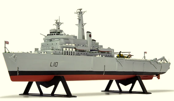 Airfix 1/600 HMS Fearless A03205V 2 Airfix 1/600 HMS Fearless A03205V - Image 2