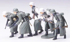 Tamiya 1/35 German Assault Infantry W/Winter Gear 35256